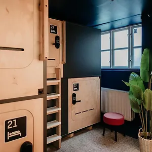  Hostal Capsule - Dinamarca